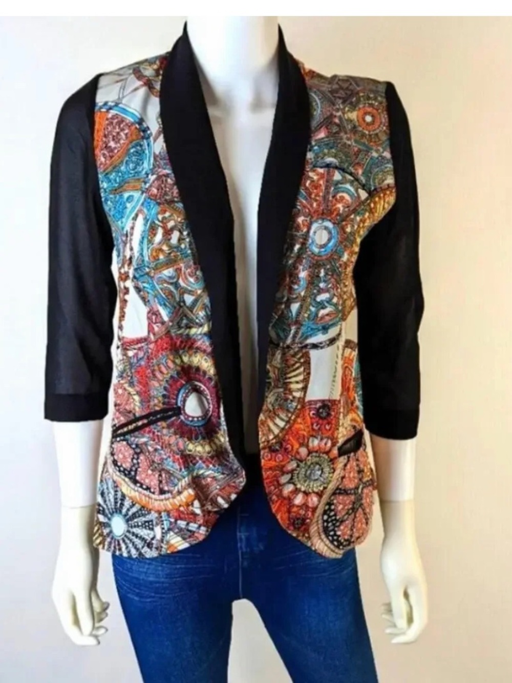 Love Tree Black-Sleeve Blazer with Multicolor Geometric Print